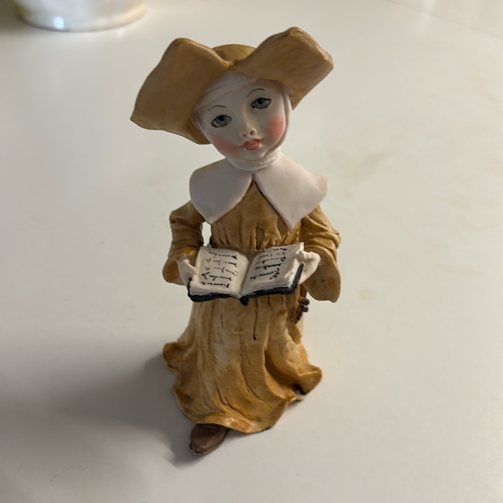 Capodimonte Resin Nun